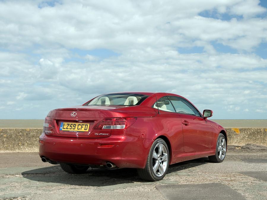  Lexus IS250C 2009 года  (UK) (фото 5 из 7)